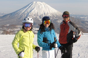 Marie Ng skiing