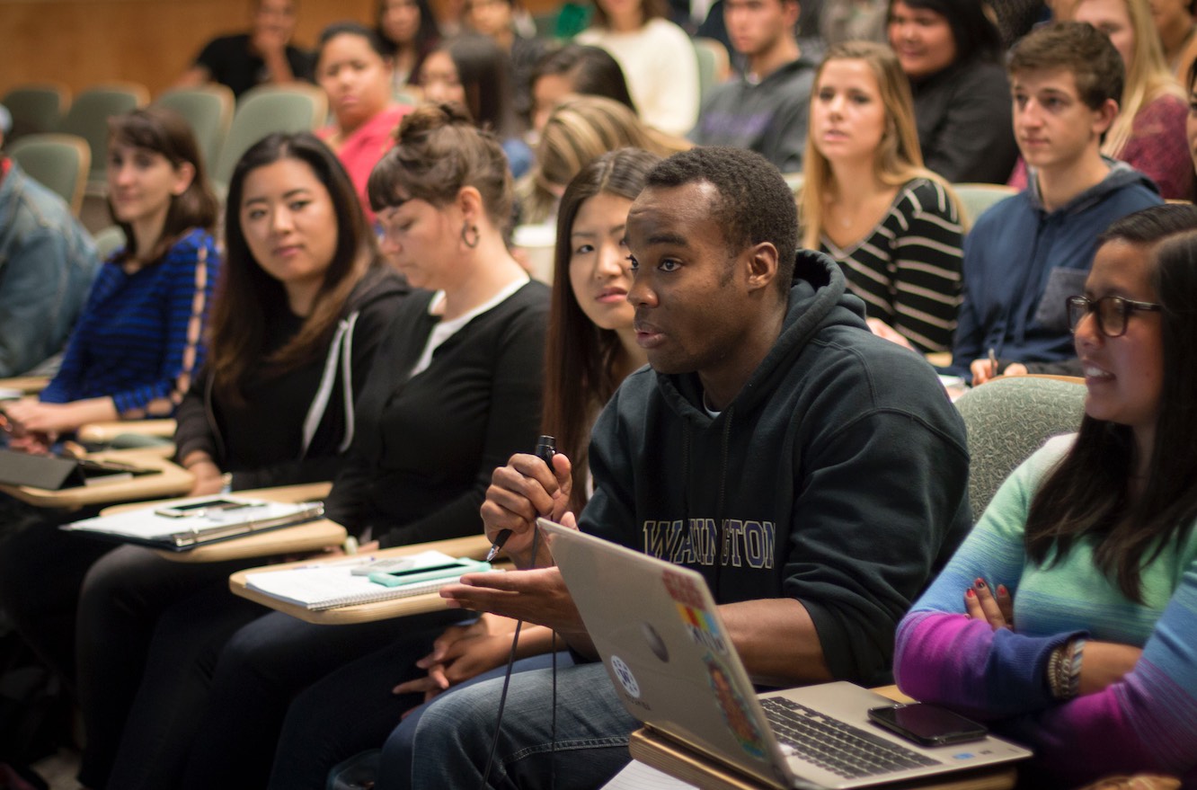 Public Health students attending SPH 380 lecture